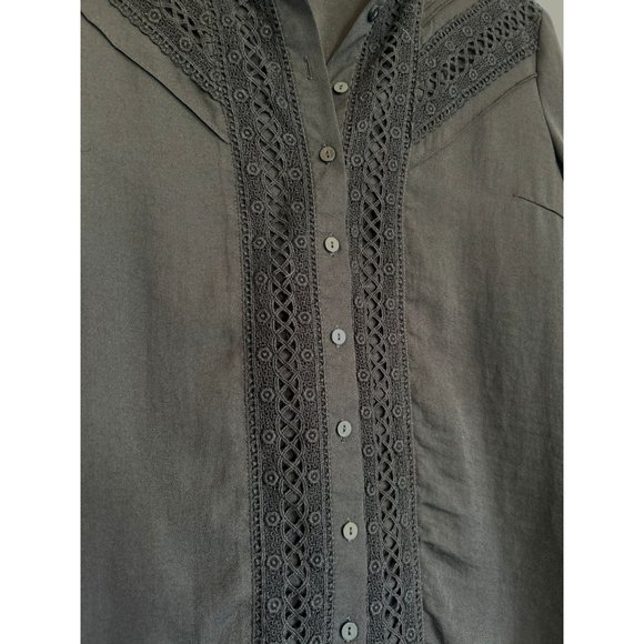 Atmosphere Women's Long Sleeve Crochet Accent Blouse in Black - Sz12 - Picture 3 of 6